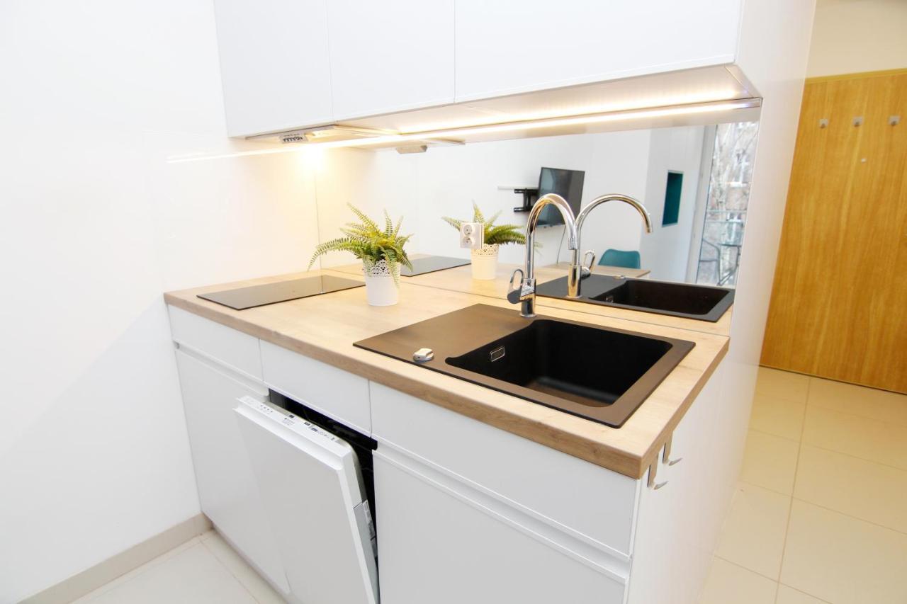 Blue River - Pulaskiego B - Private Apartment Wroclaw Bagian luar foto